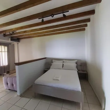 Liogerma * Tsoukaládhes